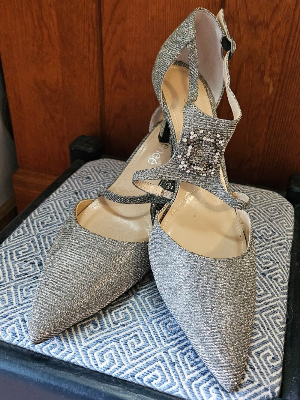 J. Renee Halleigh Sparkly Silver Pumps with Rhinestone Buckle Ornament, Size 8.5